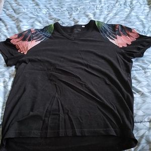 Guess men's parrot wings shirt
